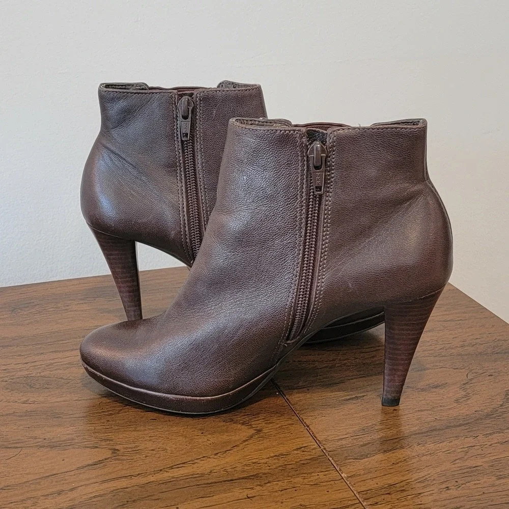 Antonio Melani Leather Ankle Boots Brown Slip On Heeled‎ Women's Size 6.5 M
